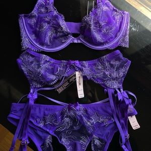 Victoria’s Secret set